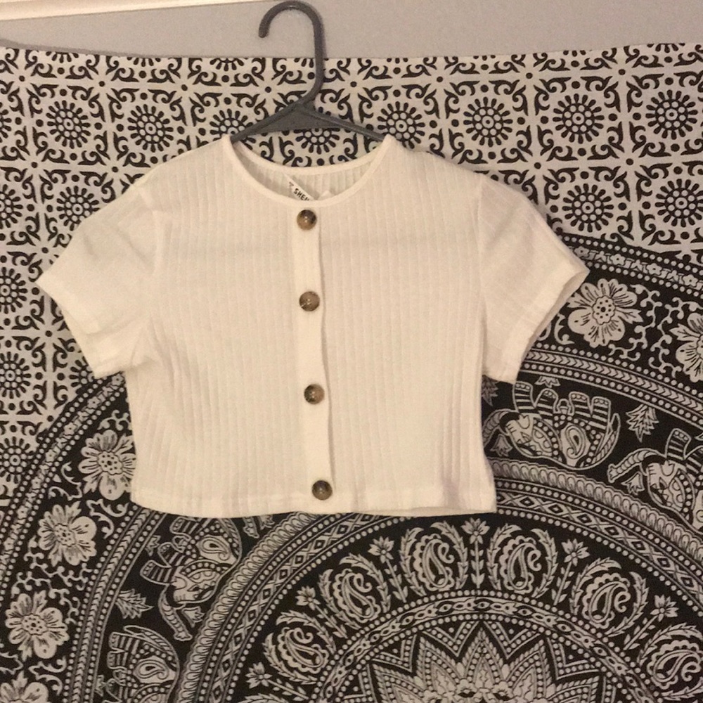 Cropped shirt
